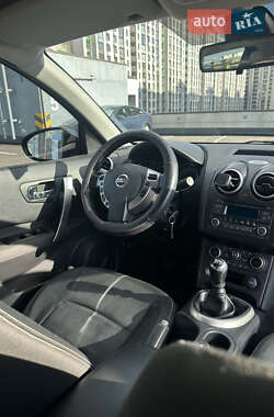 Внедорожник / Кроссовер Nissan Qashqai 2011 в 