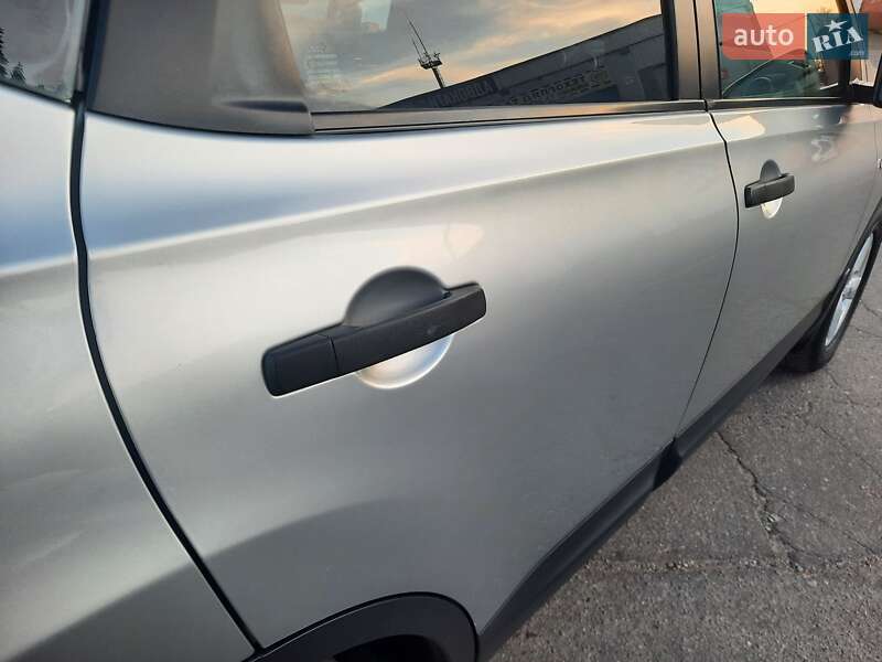 Внедорожник / Кроссовер Nissan Qashqai 2009 в Полтаве