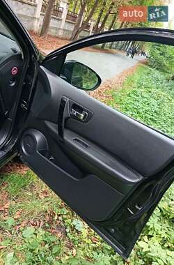 Внедорожник / Кроссовер Nissan Qashqai 2013 в 