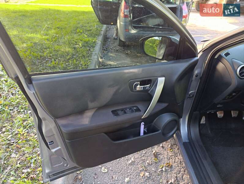 Внедорожник / Кроссовер Nissan Qashqai 2010 в Львове