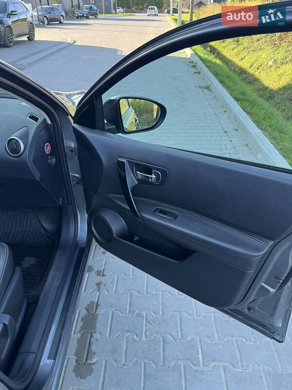 Внедорожник / Кроссовер Nissan Qashqai 2013 в Ивано-Франковске