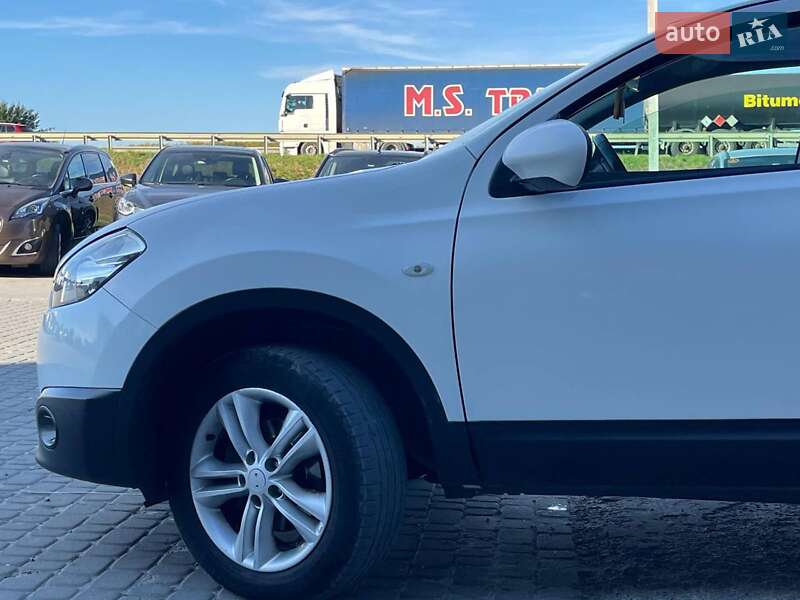 Внедорожник / Кроссовер Nissan Qashqai 2010 в Львове