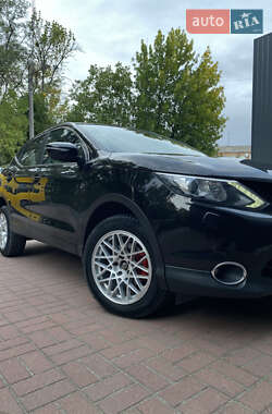 Внедорожник / Кроссовер Nissan Qashqai 2014 в 