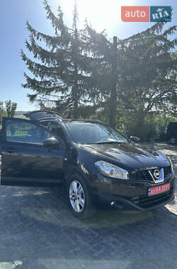 Позашляховик / Кросовер Nissan Qashqai 2010 в Золочеві