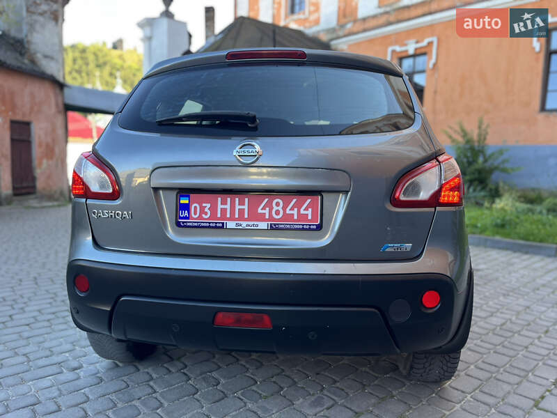 Внедорожник / Кроссовер Nissan Qashqai 2012 в Кременце