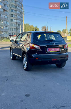 Внедорожник / Кроссовер Nissan Qashqai 2012 в 
