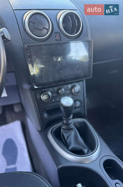 Внедорожник / Кроссовер Nissan Qashqai 2012 в 