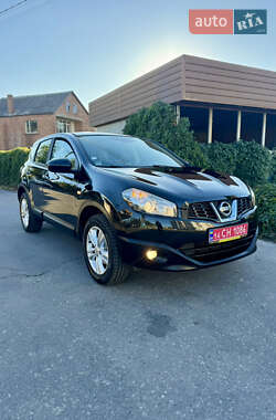 Внедорожник / Кроссовер Nissan Qashqai 2012 в 