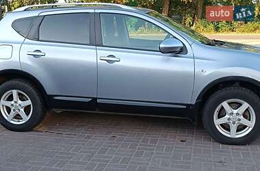 Позашляховик / Кросовер Nissan Qashqai 2013 в  фото 4 Позашляховик / Кросовер Nissan Qashqai 2013 в