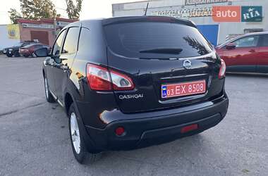 Внедорожник / Кроссовер Nissan Qashqai 2011 в 
