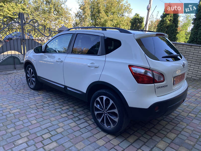 Внедорожник / Кроссовер Nissan Qashqai 2013 в Черновцах