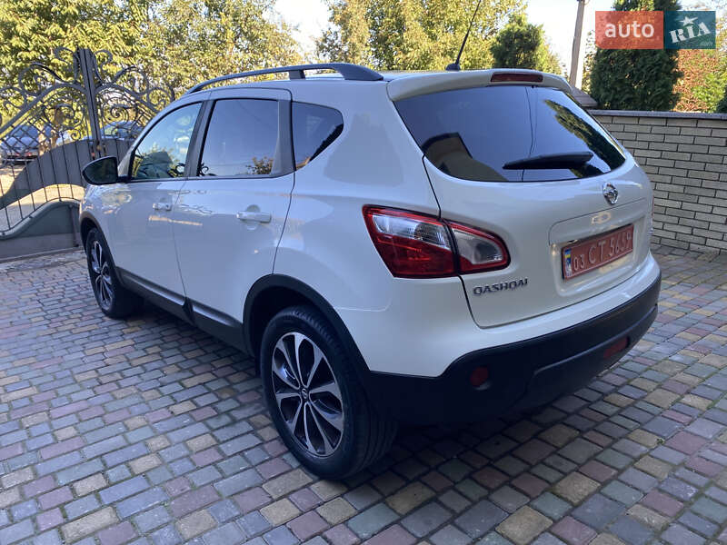 Внедорожник / Кроссовер Nissan Qashqai 2013 в Черновцах