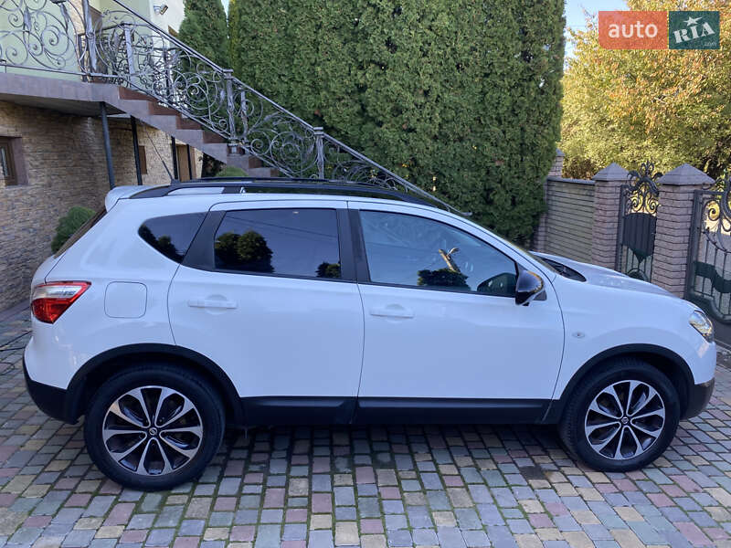 Внедорожник / Кроссовер Nissan Qashqai 2013 в Черновцах