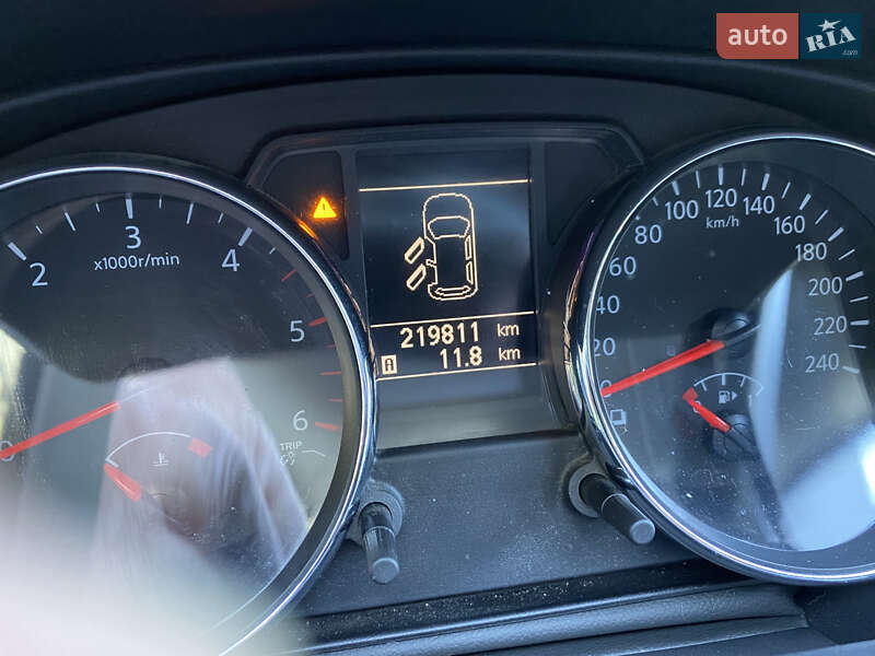 Внедорожник / Кроссовер Nissan Qashqai 2013 в Черновцах