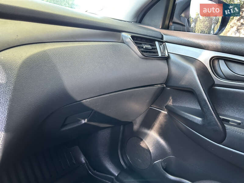 Внедорожник / Кроссовер Nissan Qashqai 2014 в Хмельницком