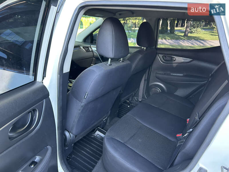 Внедорожник / Кроссовер Nissan Qashqai 2014 в Хмельницком