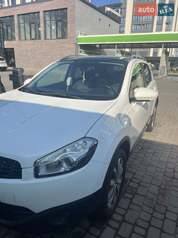 Внедорожник / Кроссовер Nissan Qashqai 2010 в Ивано-Франковске