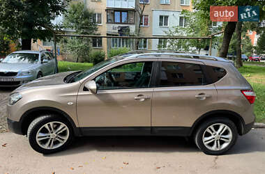 Внедорожник / Кроссовер Nissan Qashqai 2010 в 