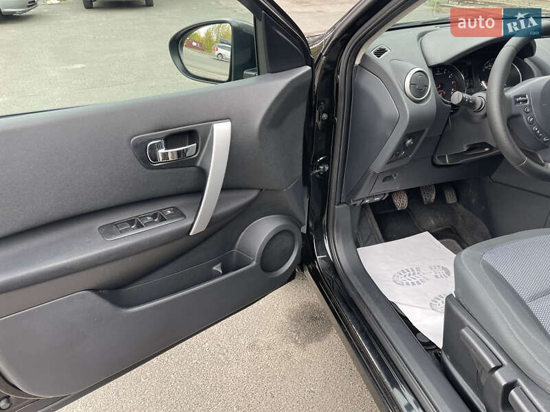 Позашляховик / Кросовер Nissan Qashqai 2011 в Сумах