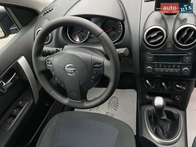 Позашляховик / Кросовер Nissan Qashqai 2011 в Сумах