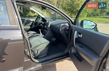 Внедорожник / Кроссовер Nissan Qashqai 2010 в 