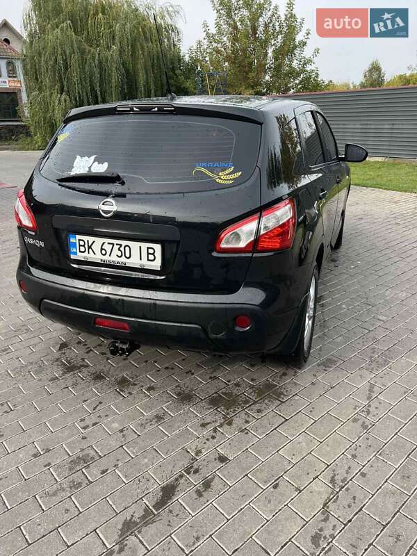Позашляховик / Кросовер Nissan Qashqai 2011 в Радивиліві