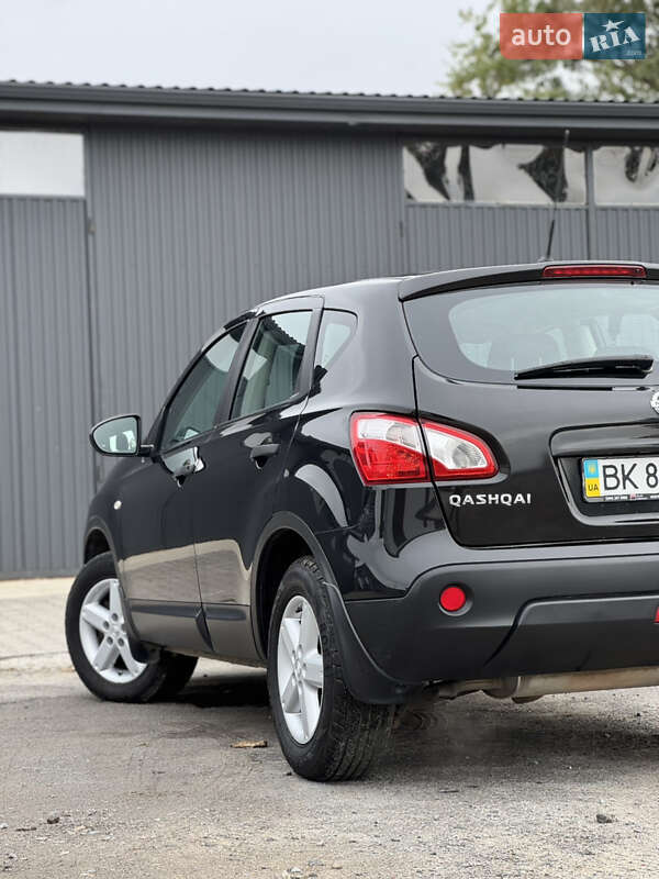 Внедорожник / Кроссовер Nissan Qashqai 2013 в Ровно