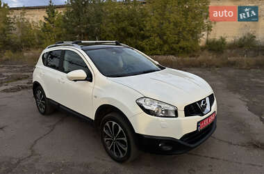 Внедорожник / Кроссовер Nissan Qashqai 2012 в 