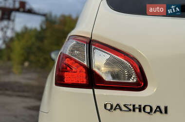 Внедорожник / Кроссовер Nissan Qashqai 2012 в 