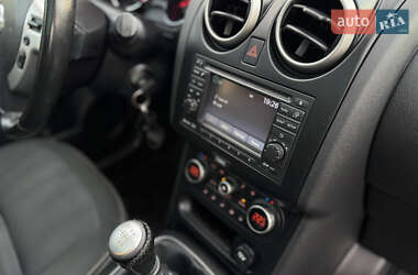 Внедорожник / Кроссовер Nissan Qashqai 2012 в 