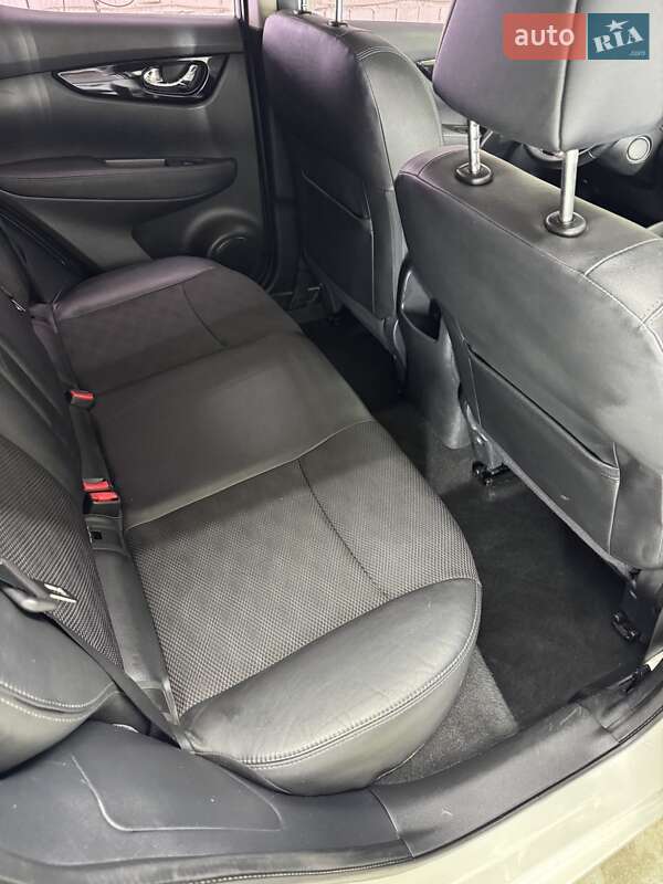 Позашляховик / Кросовер Nissan Qashqai 2015 в Львові фото 5 Позашляховик / Кросовер Nissan Qashqai 2015 в Львові