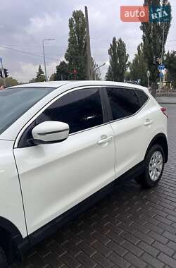 Внедорожник / Кроссовер Nissan Qashqai 2016 в 