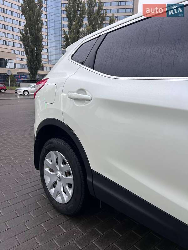 Внедорожник / Кроссовер Nissan Qashqai 2016 в Киеве
