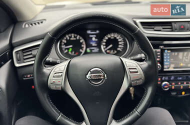 Внедорожник / Кроссовер Nissan Qashqai 2014 в 