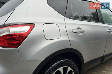 Внедорожник / Кроссовер Nissan Qashqai 2013 в 