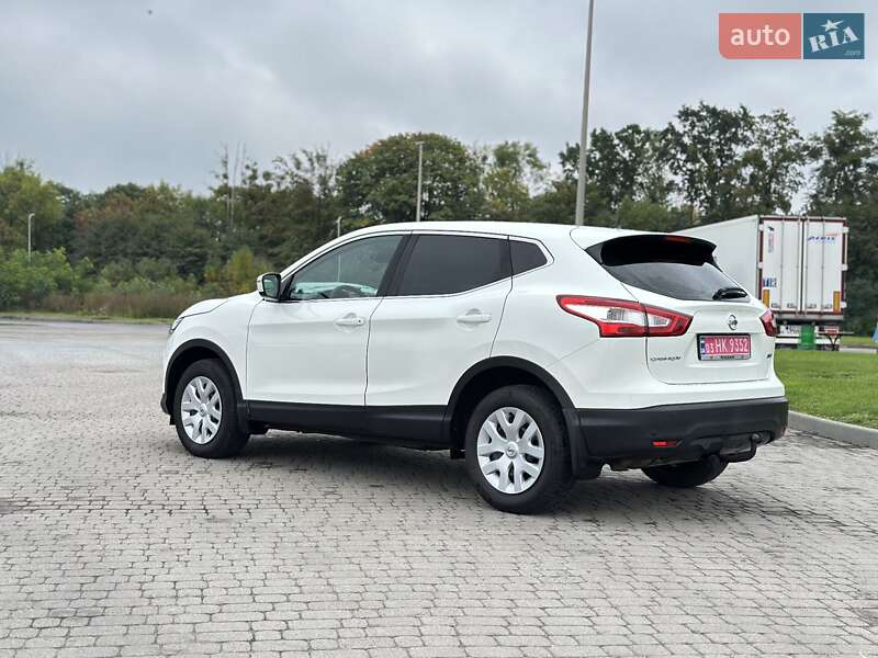 Внедорожник / Кроссовер Nissan Qashqai 2015 в Бродах
