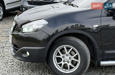 Внедорожник / Кроссовер Nissan Qashqai 2011 в 