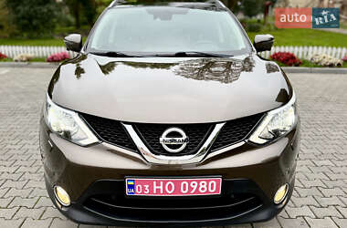 Внедорожник / Кроссовер Nissan Qashqai 2015 в 