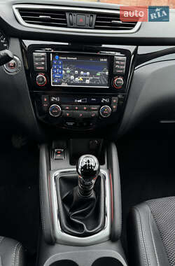 Внедорожник / Кроссовер Nissan Qashqai 2015 в 