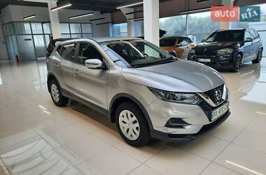 Позашляховик / Кросовер Nissan Qashqai 2017 в Хмельницькому