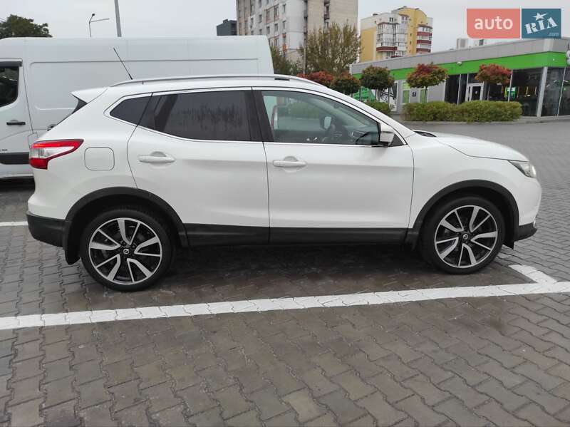 Позашляховик / Кросовер Nissan Qashqai 2015 в Вінниці