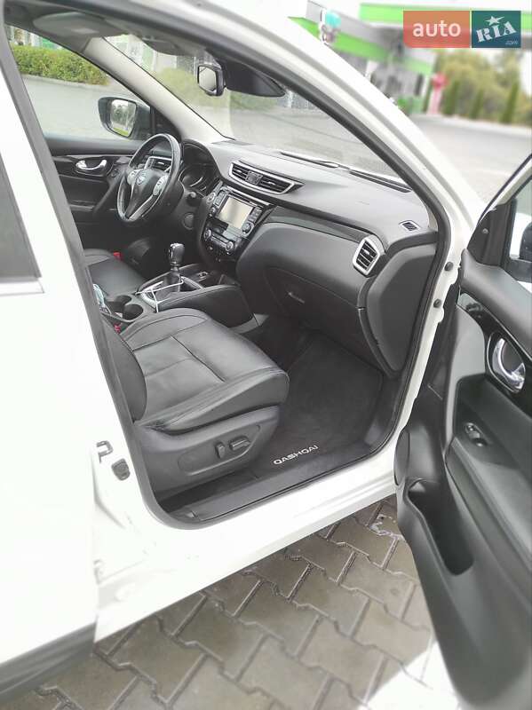 Позашляховик / Кросовер Nissan Qashqai 2015 в Вінниці