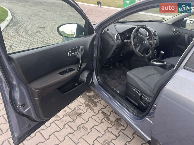 Внедорожник / Кроссовер Nissan Qashqai 2009 в Сарнах