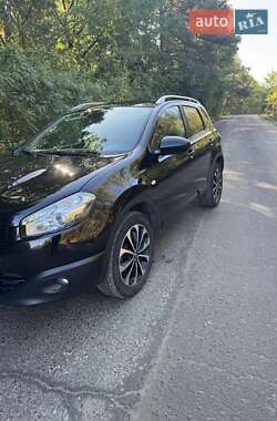 Внедорожник / Кроссовер Nissan Qashqai 2011 в 