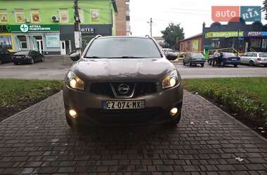 Внедорожник / Кроссовер Nissan Qashqai 2013 в Хороле