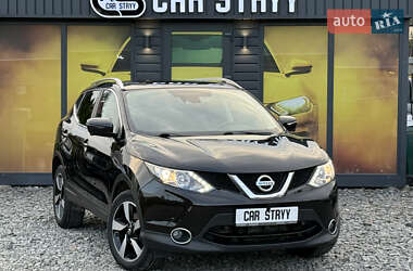 Внедорожник / Кроссовер Nissan Qashqai 2015 в Стрые