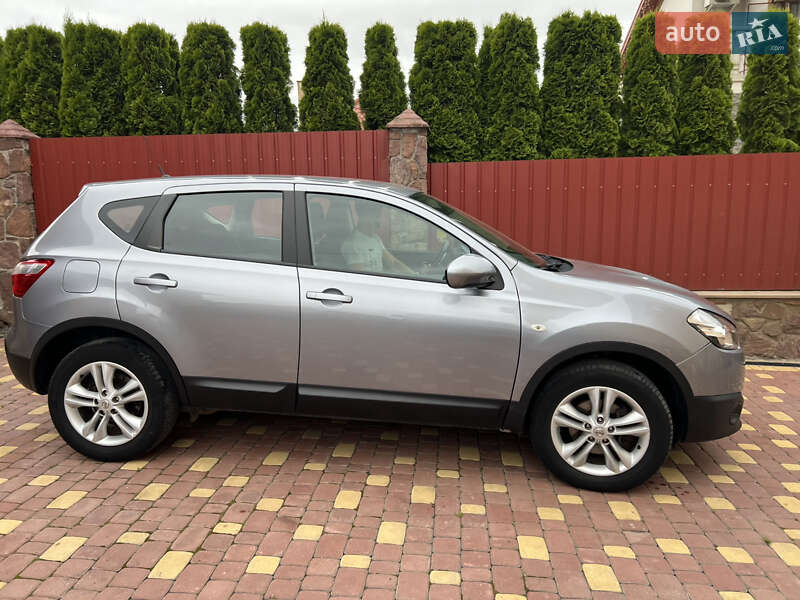 Внедорожник / Кроссовер Nissan Qashqai 2010 в Тернополе