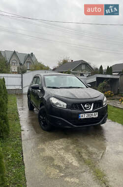 Позашляховик / Кросовер Nissan Qashqai 2011 в Чернівцях