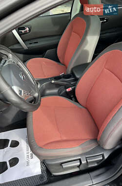 Внедорожник / Кроссовер Nissan Qashqai 2008 в 