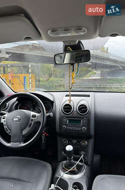 Внедорожник / Кроссовер Nissan Qashqai 2010 в 